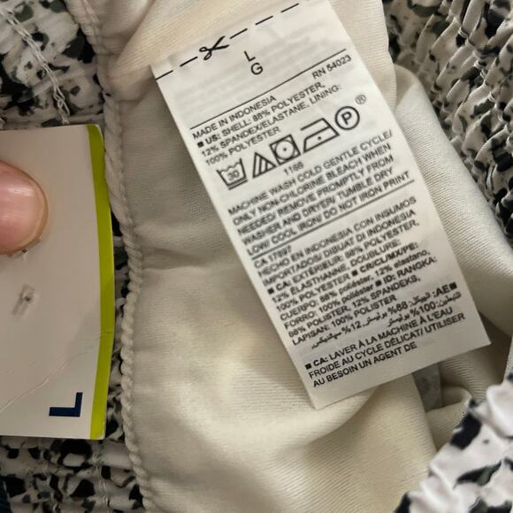 Old Navy Active Go Dry Flecked Shorts NEW Large Black Green Gray - Picture 8 of 10